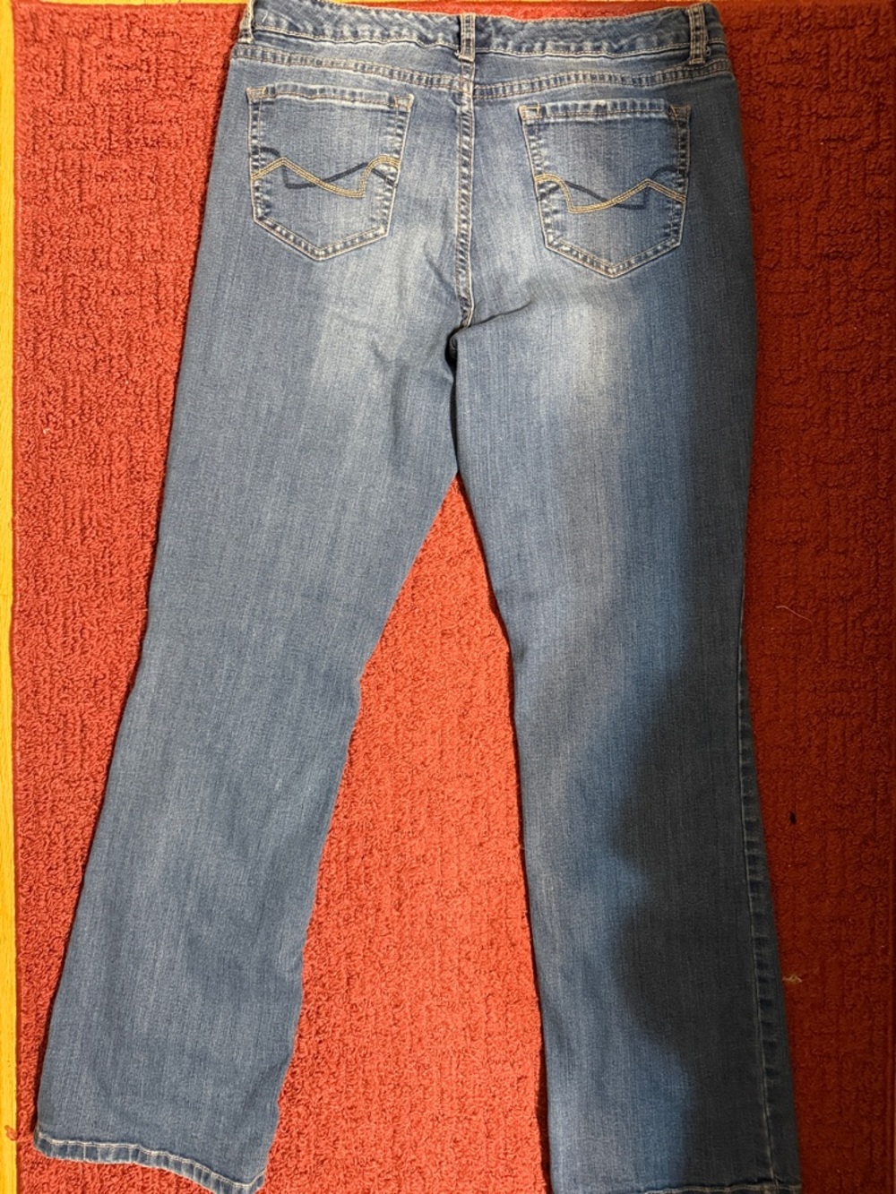 Vintage America Women's Bootcut Jeans in Blue Mid Wash - Picture 4 of 4